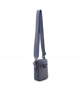 Triple compartment shoulder...