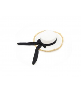 Chapeau avec noeud en tissu 